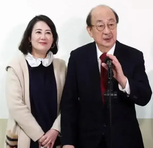 民进党团总召柯建铭曾言之凿凿的叫嚣称，赖清德登场力挺大罢免，最晚明天赖清德一定会