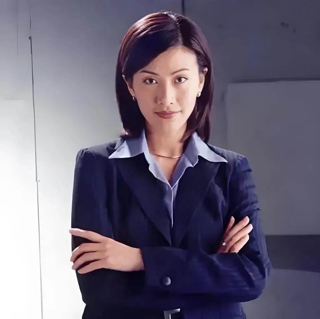 明星只是一项职业，当工资不够养家糊口时，只能转行。
经常会看到有不少TVB明星转