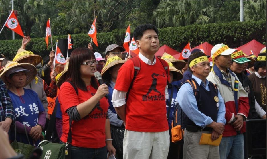 寄希望于台湾人民，这个口号可以说，但不要当真。
自打国民党退台，台湾社会就像被放