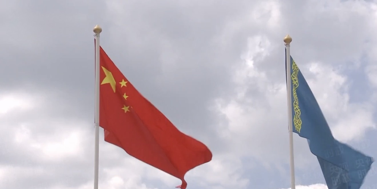 中国专机抵哈萨克斯坦受保护











什么？！中国专机刚到哈萨克斯坦