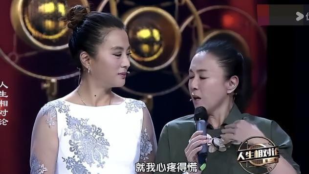 面相全变了！再看62岁李玲玉和61岁傅艺伟，才明白两人“差”在哪