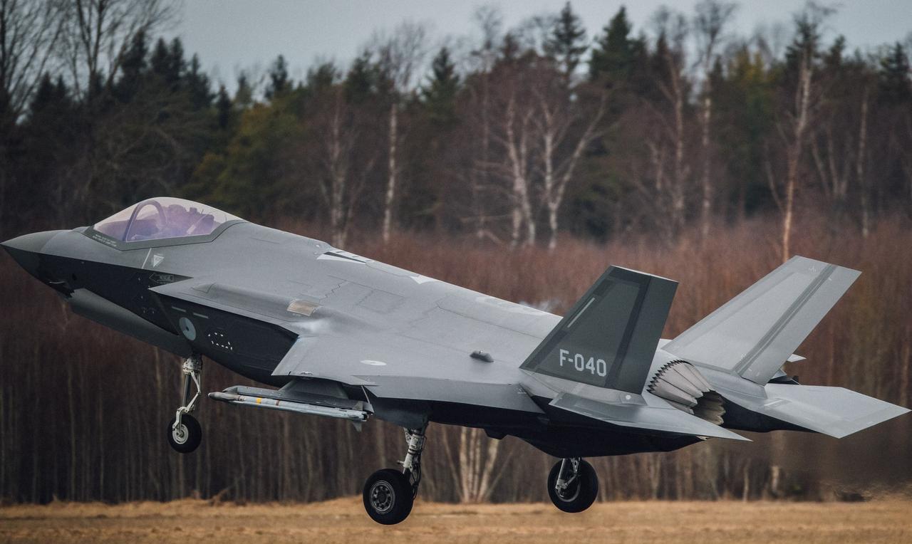 2025年3月4日，星期二，荷兰皇家空军的F-35A闪电II隐身战斗机在爱沙尼亚