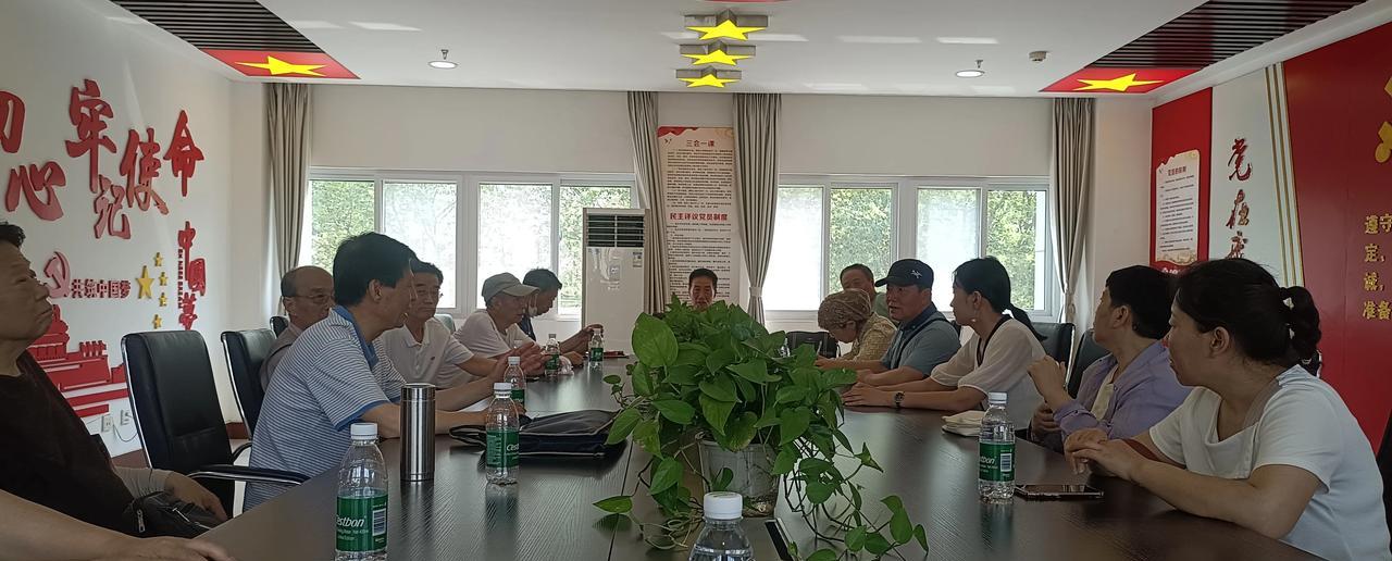 今日中午，宝鸡金台老年学学会组成的专家、监事、理事、学术组组长组成的团队，对金台