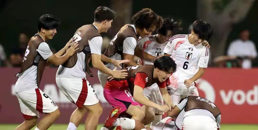 日本队也太猛了吧！日本U17队2比1掀翻欧洲冠军葡萄牙，2胜1平积7分以小组第一