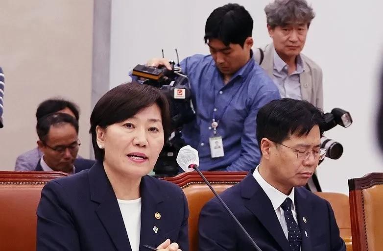 韩国总统李在明留任前总统尹锡悦任命的宋美玲为农林畜产食品部长，引起反对党国民力量