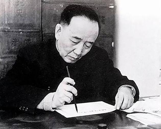 1968年4月，郭沫若的儿子郭世英在年仅26岁时不幸去世。几天前，郭世英被扣押并