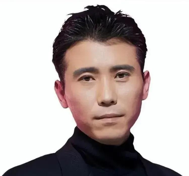 演员李乃文冲上了热搜，然而话题词却让人有些哭笑不得，话题词是:
李乃文北上温柔爸