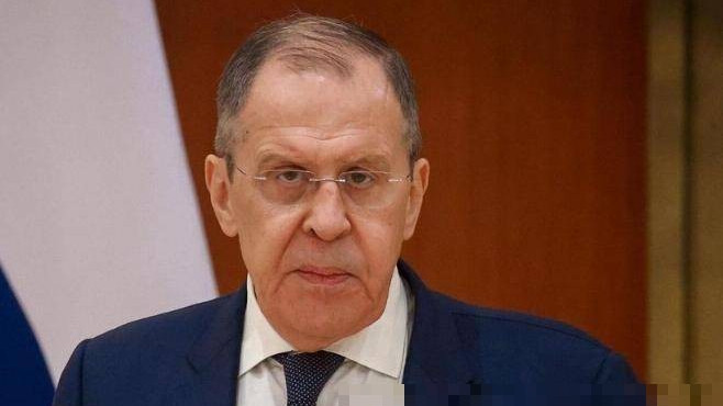 英法召集30国防长开援乌“志愿联盟”会议，拟建乌克兰保障部队