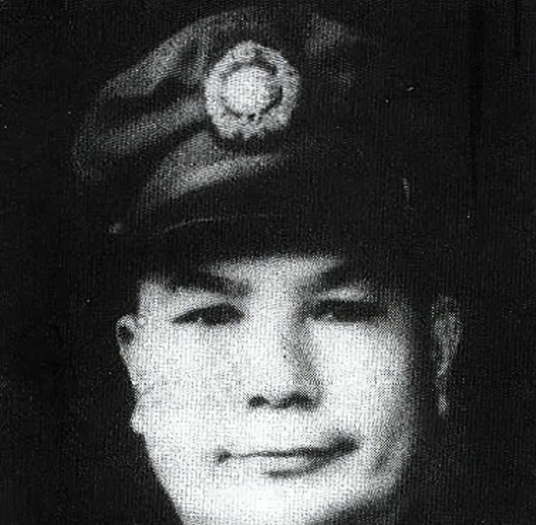 1949年海南码头，白崇禧攥着
