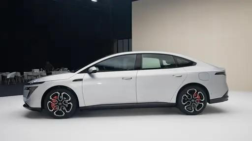 东风日产N7，11.99万起售，诚意满满，实力诠释合资品质