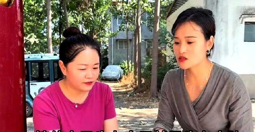 萌萌今天终于反击了杨姨外甥女了！
正面质问起你觉我精不精吗？
萌萌其实就是让杨姨