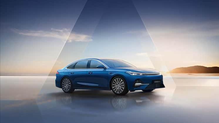 吉利银河A7开放预订，预售价10.38万起！