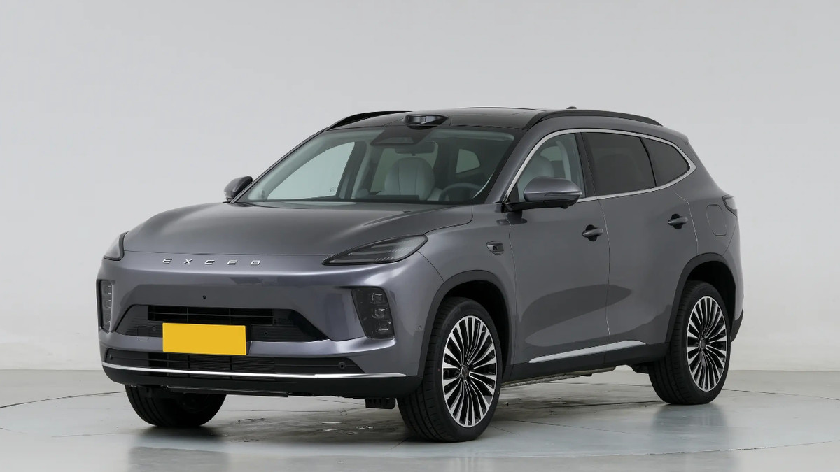 13.49万起，210km纯电续航+激光雷达，星途ET5只有顶配值得买？