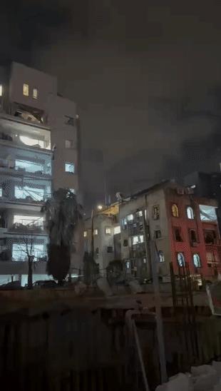 特拉维夫也有鱼塘。在乌克兰战场，俄罗斯的FAB所到之处，经常在黑土地出现鱼塘，经