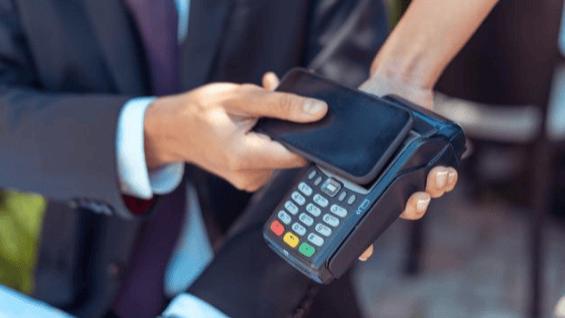 如何扩展NFC技术的读取距离以满足工业需求？