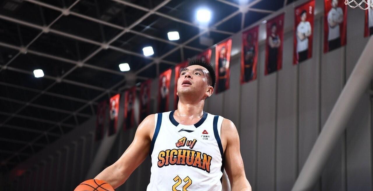 说个CBA的冷知识！
截至目前，CBA历史上仅有“匆匆过客”深圳润讯易康曾创造2