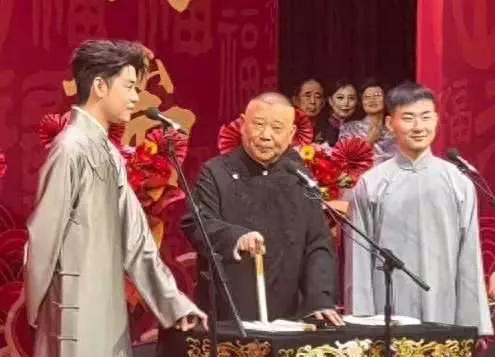 郭德纲新职引关注，张云雷状况成焦点
近日，相声界一桩大事引发热议：郭德纲正式出任
