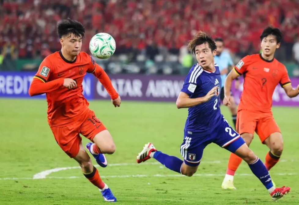 这届U23国足在决赛中0:4不敌日本，屈居亚军，虽有遗憾，但整体表现堪称惊喜。