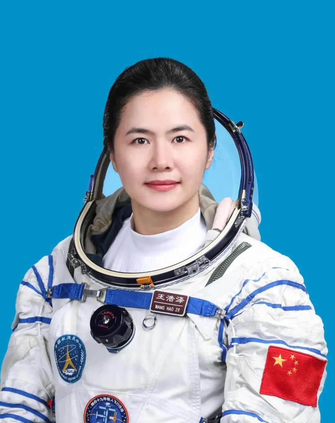 航天奖章背后的秘密，三代飞天人的较量，神舟十九任务谁主沉浮？
2023年，中共中