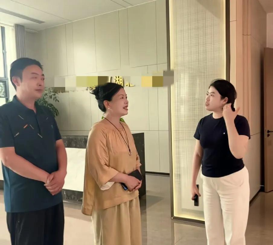 又要豆豆粉们破防了 ，今晚注定不好睡，估计又得半夜爬起来商量对策吧！
时隔半个月