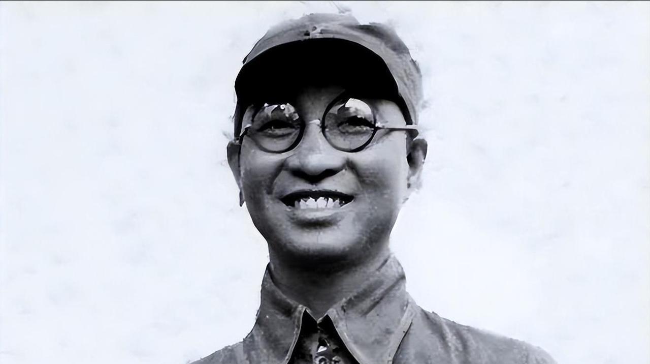 陈赓将军幽默风趣，不仅战功赫赫，还是毛主席、周总理的“开心果”。
想当年，战火连