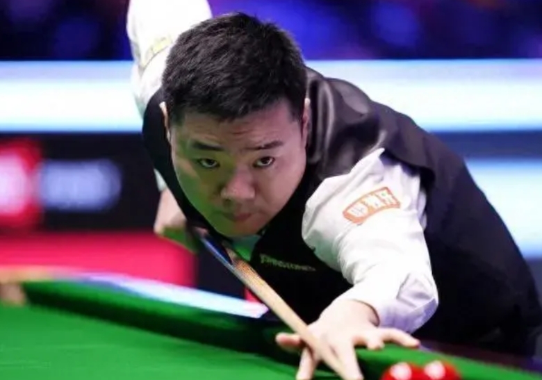 看现在的丁俊晖斯诺克比赛，毫不客气地说，有一种倍受折磨的感觉。

看不到其昔日的