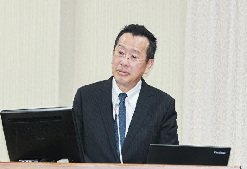 台军方炒作 “大陆攻台” 论。据台媒报道，台防务部门在最新报告书中列出“大陆攻台