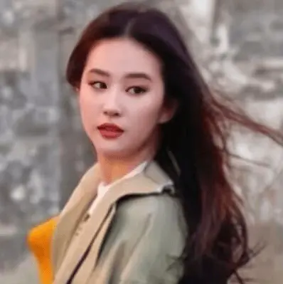 刘亦菲vs李一桐生图颜值，谁的更能打？


