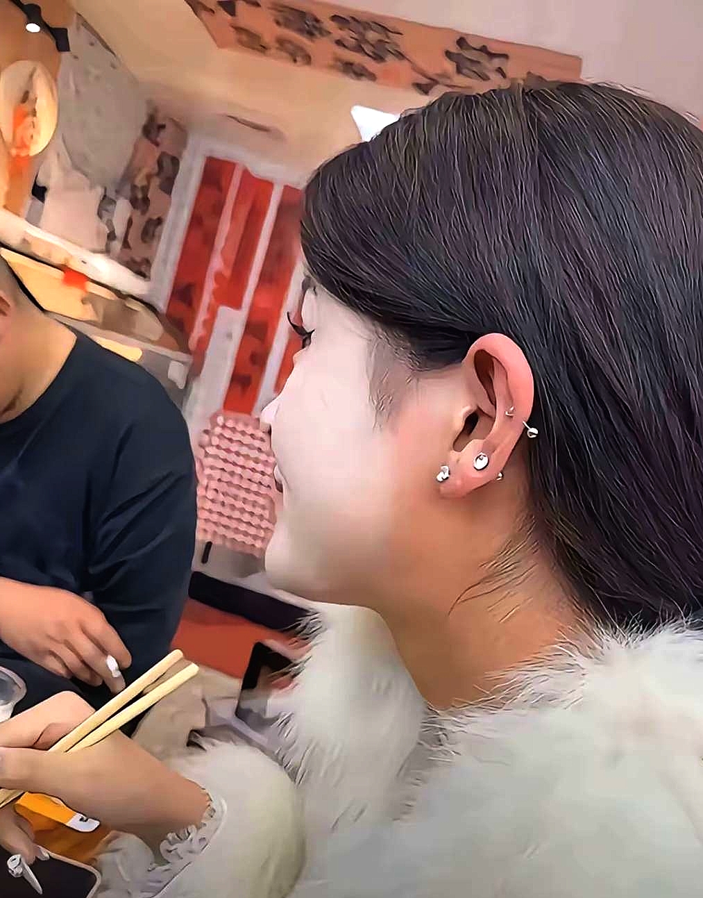 刚学会化妆吧？