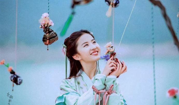 #刘一菲cos灵儿#
“我赵灵儿要让所有南诏国子民永远幸福快乐！” “如果战争需