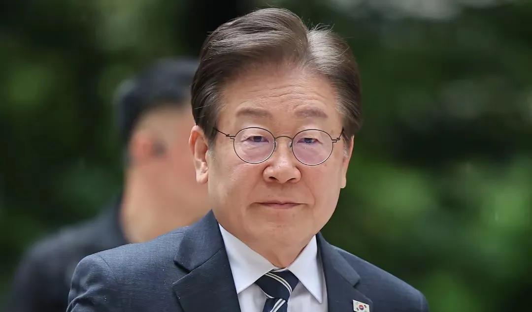 在韩国每选举出一个新人成为总统之后，都会第一时间与外国建立外交关系。这时候大家都