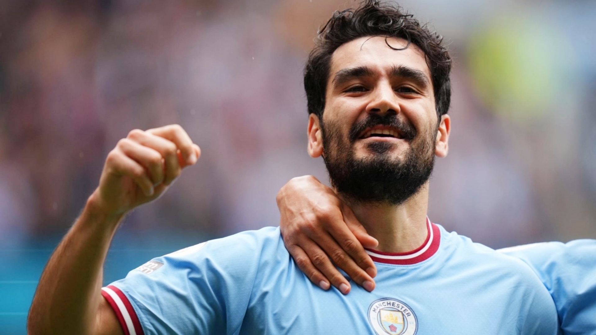 法尔克报道，34岁中场京多安可能前往德甲踢球，他离开曼城的可能性为50%。
除了