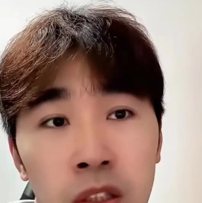 刘丁硕尴尬了！
闫安：山东鲁能队目前的阵容是我一个，然后徐瑛彬、袁励岑、松岛辉