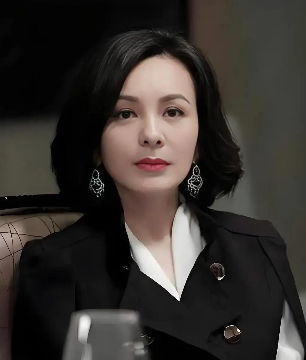 看完《姐姐当家》
我终于能够体会王琳
不是她故意咄咄逼人，而是她的原生家庭让她不
