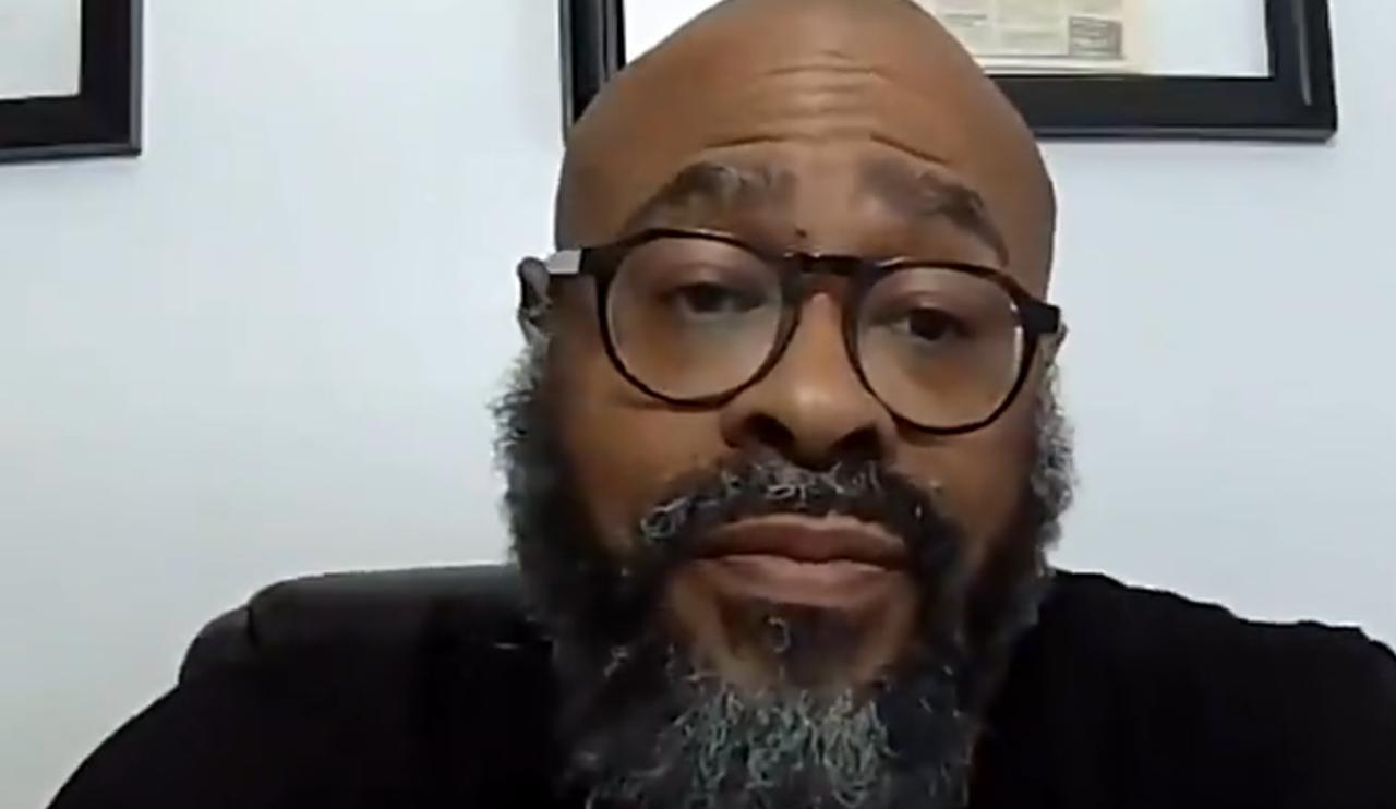 乌度卡现在估计是真的后悔了！
在昨天输给勇士后，休斯顿的NBA记者爆料，哈登和7