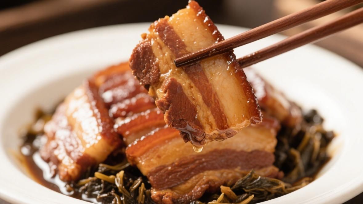 国宴大师亲授！梅菜扣肉3大零失败诀窍，软烂不腻香透整栋楼