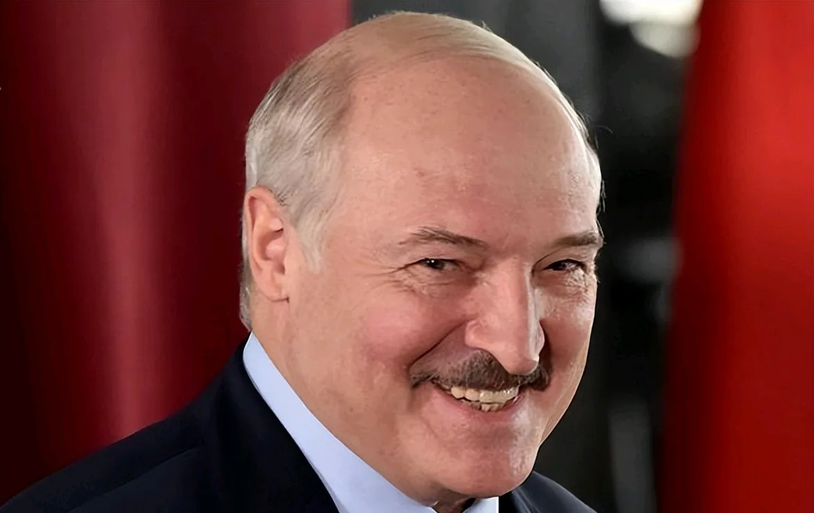 卢卡申科低调避开俄乌冲突











白俄罗斯总统卢卡申科曾经是个大人