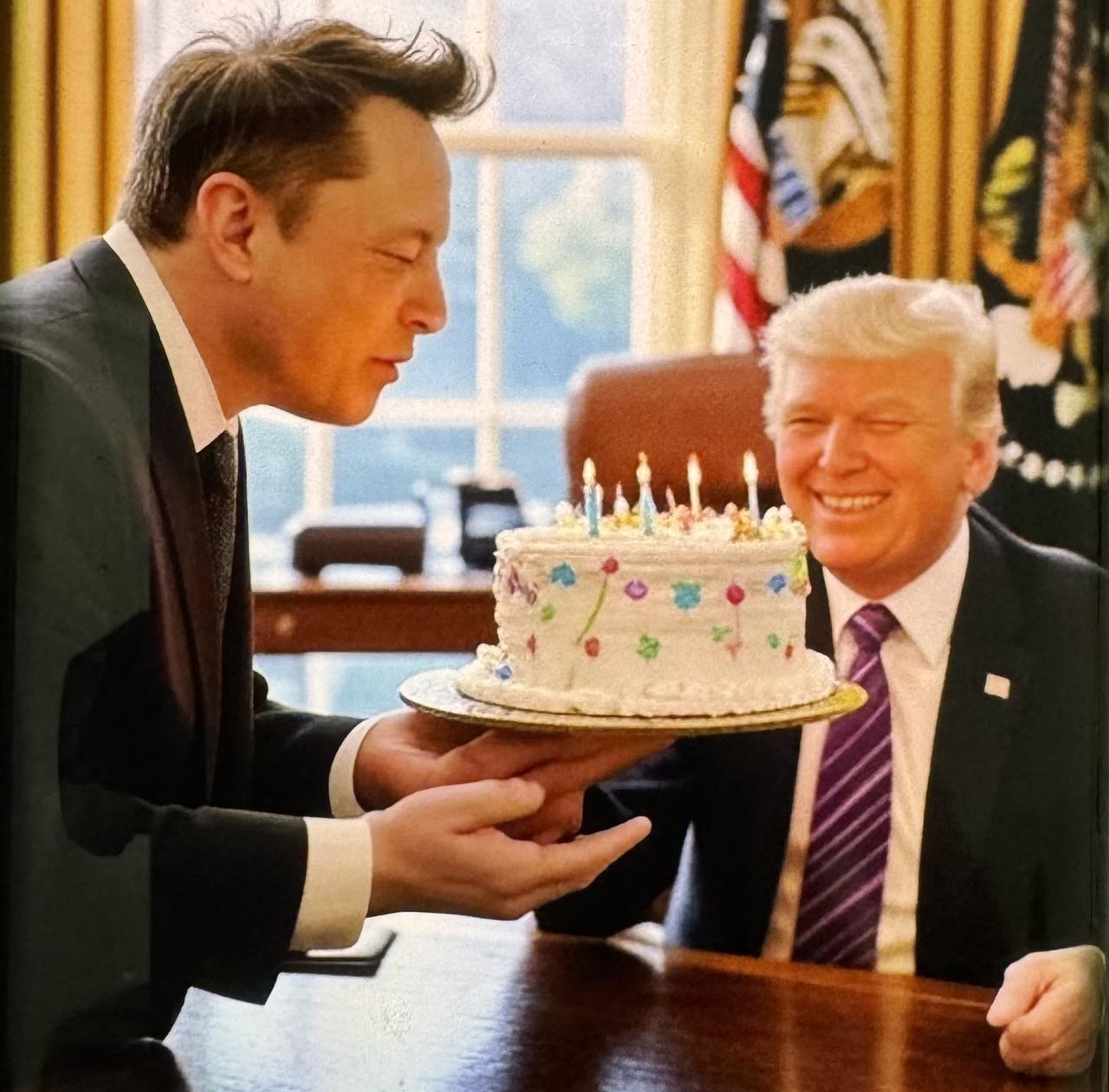 6月14日特朗普79岁生日，马斯克送来生日蛋糕，二人握手言和！$特斯拉 TSLA