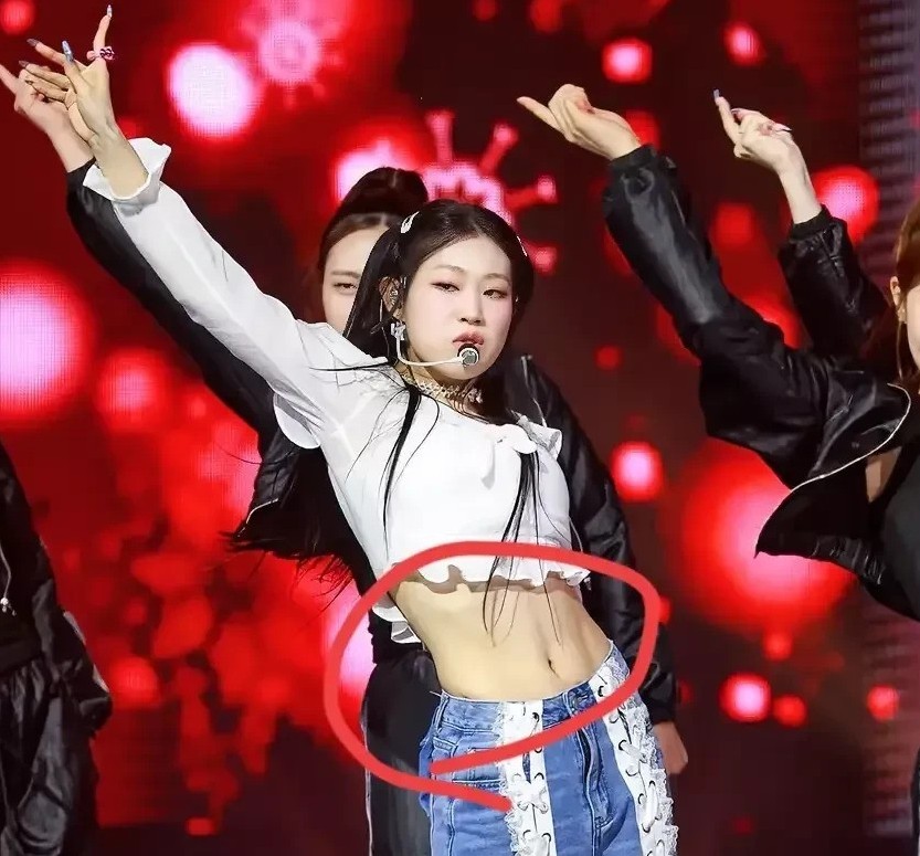天呐！小沈阳女儿在韩国出道了，前段时间还嘲笑她长的又丑，唱功又一般，居然有代表作