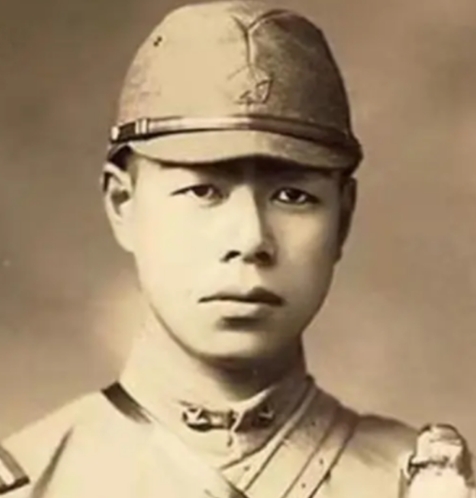 1942年，一日本人跟随我军抗日，为了掩护中国人撤退，杀死了二十多个日本兵，但也
