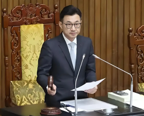 江启臣被罢免案18日成行！国民党真是屋漏偏逢连夜雨啊！