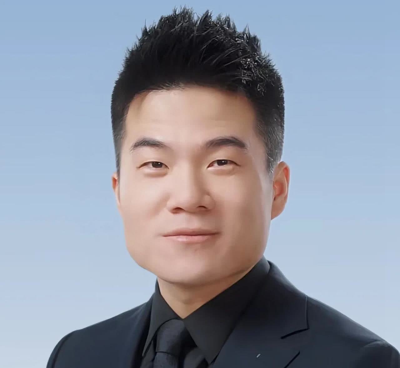 ，于东来和聂圣哲都没有我大，为什么脑子这么固执，不能接受线上市场的强大是无法改变