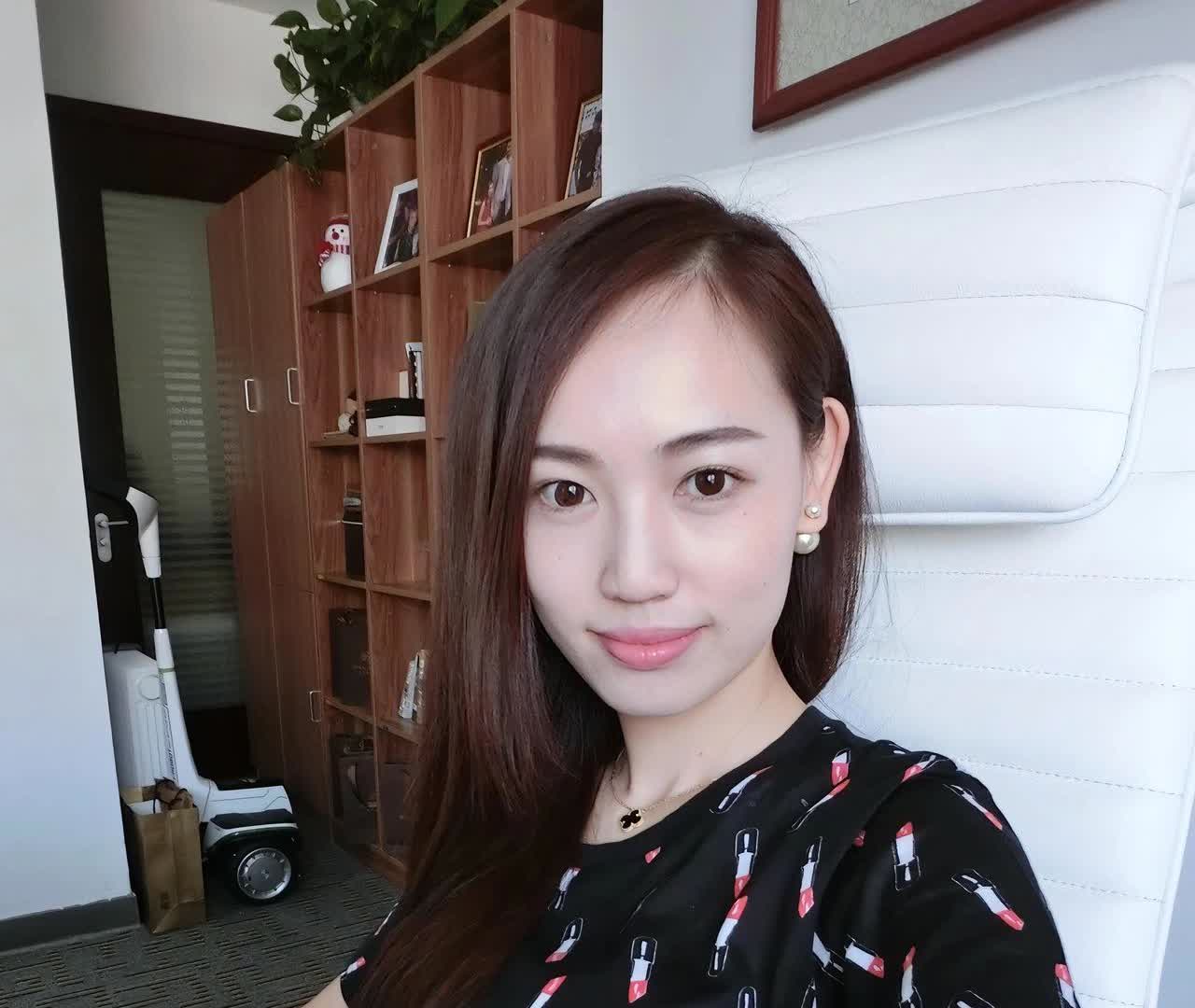 给老公戴绿帽子的七位女明星
一、李小璐
二、马蓉
三、白百何
四、董洁
