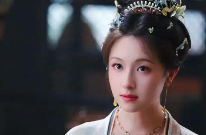 #李兰迪5种情绪转换绝了# 看《朝雪录》这段全程攥紧拳头！从焦灼寻线索到强装淡定
