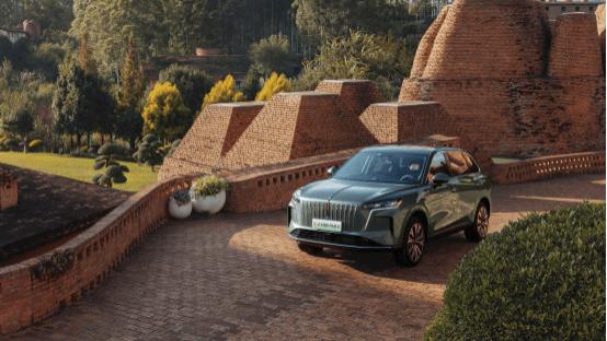 获得感拉满！红旗HS6 PHEV正式上市