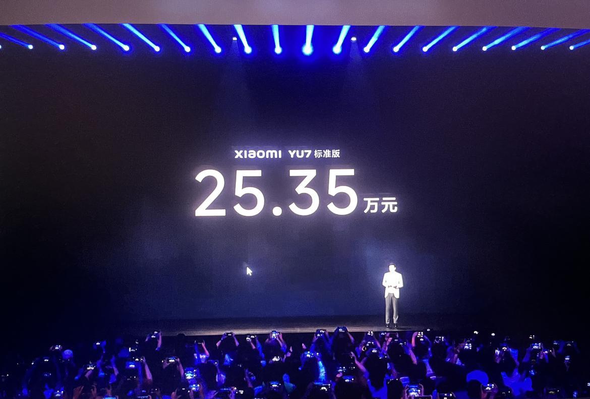 这个价格咋样？对比Model Y今晚要睡不着了？智界R7今天加大优惠，能挽救销量