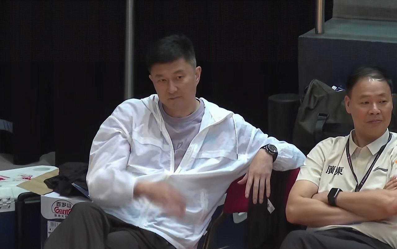 杜锋指导，你怎么看？
第一场香港邀请赛，广东队以65比104输给了香港明星队！