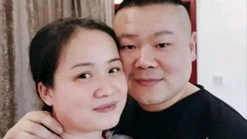 十年相守，风雨同舟：岳云鹏与郑敏的爱情，你懂吗？