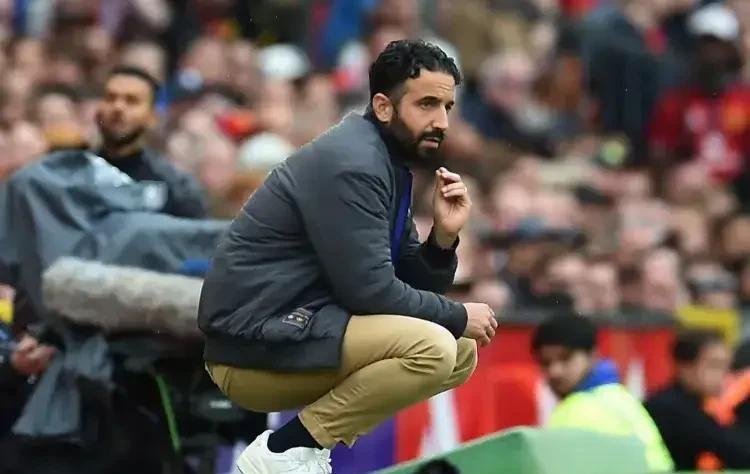 阿莫林下课了！！！
1.原本逼近欧冠区的战绩让曼联管理层看到球队的希望，正当管理