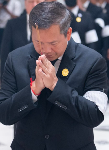 柬埔寨首相又在作死了！惹怒中国，被美国收割，国家快被他玩崩了！
 
柬埔寨新任首